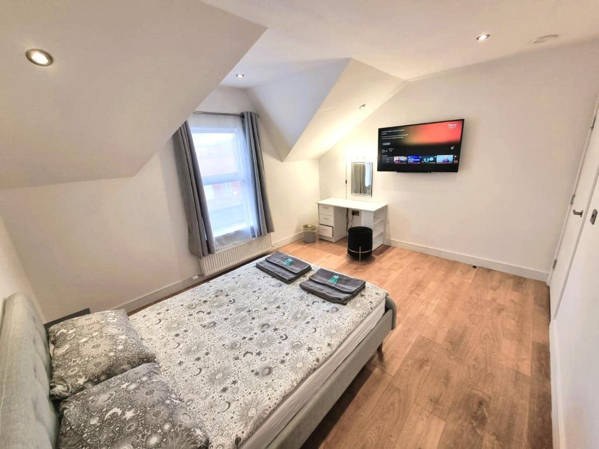 Lmk, 2 Bedroom Apartment, With Roof Terrace, Free Parking, Ev Charger, Great Location. Апартаменты